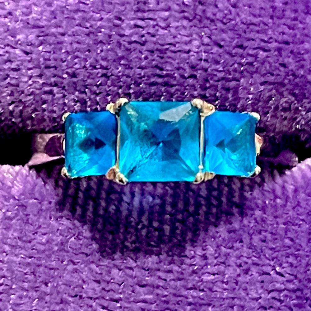 All Around Boutique AAB 925 Ocean Blue Topaz 3 Stone Sz6 NWOT
